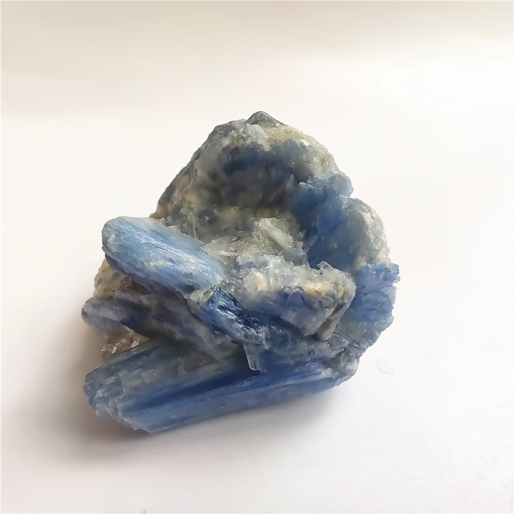 Looduslik Haruldane Sinine Küaniit, Sillimaniit Töötlemata Gem Kivi Mineraalse Isend Tervendav Sinine Kristallid Kukkusid Kruusa Cyanite Gemstone